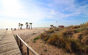 Global Properties, Practico apartamento con piscina en Residencial Brezo Canet